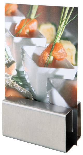 Lachsgerichte in modernen Schalen.