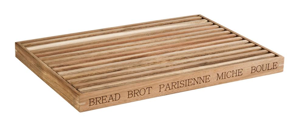 Holz-Brotbrett mit Gravur.
