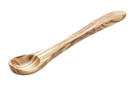 Holzlöffel mit langem Griff.