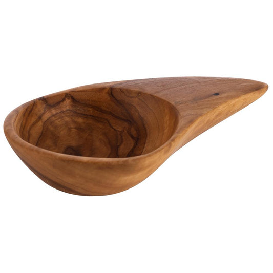 Holzlöffel mit langem Griff.