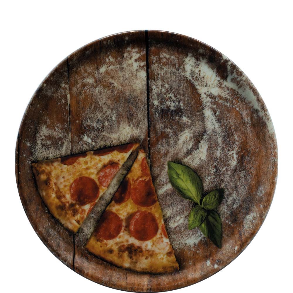 Pizza auf rustikalem Teller.