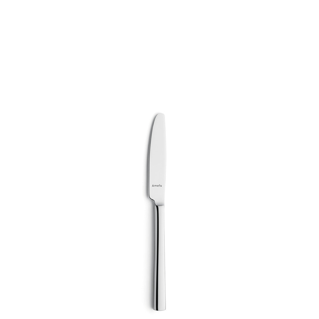 Silbernes Messer auf weißem Hintergrund.