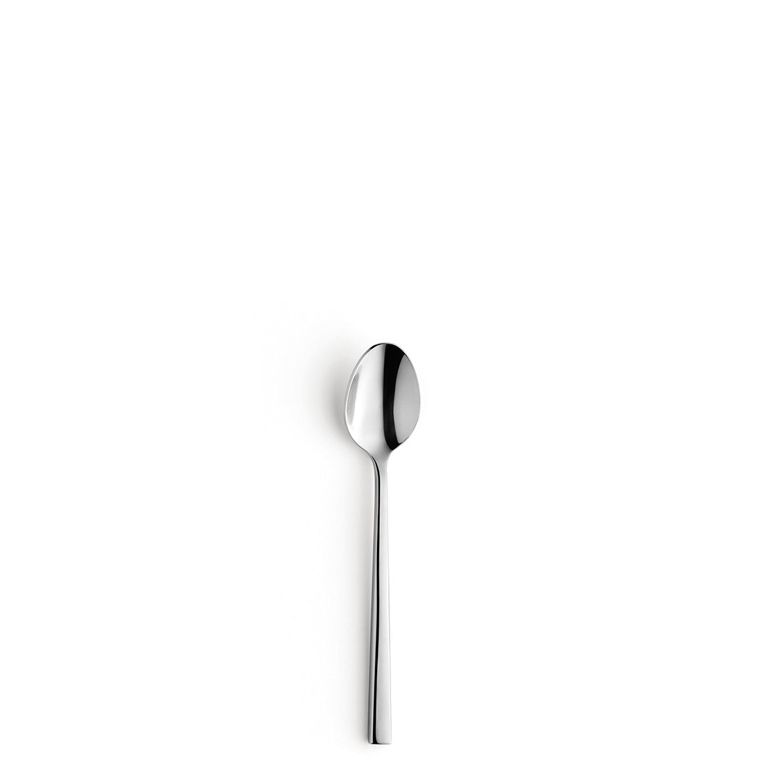 Ein Löffel auf weißem Hintergrund