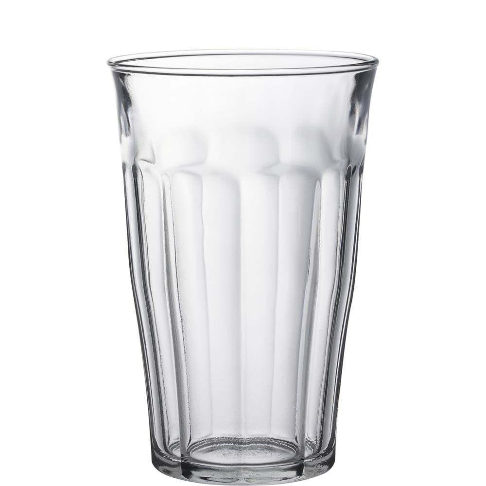 Glas mit Milch, Nahaufnahme