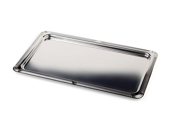 Metalltablett mit geriffeltem Rand.