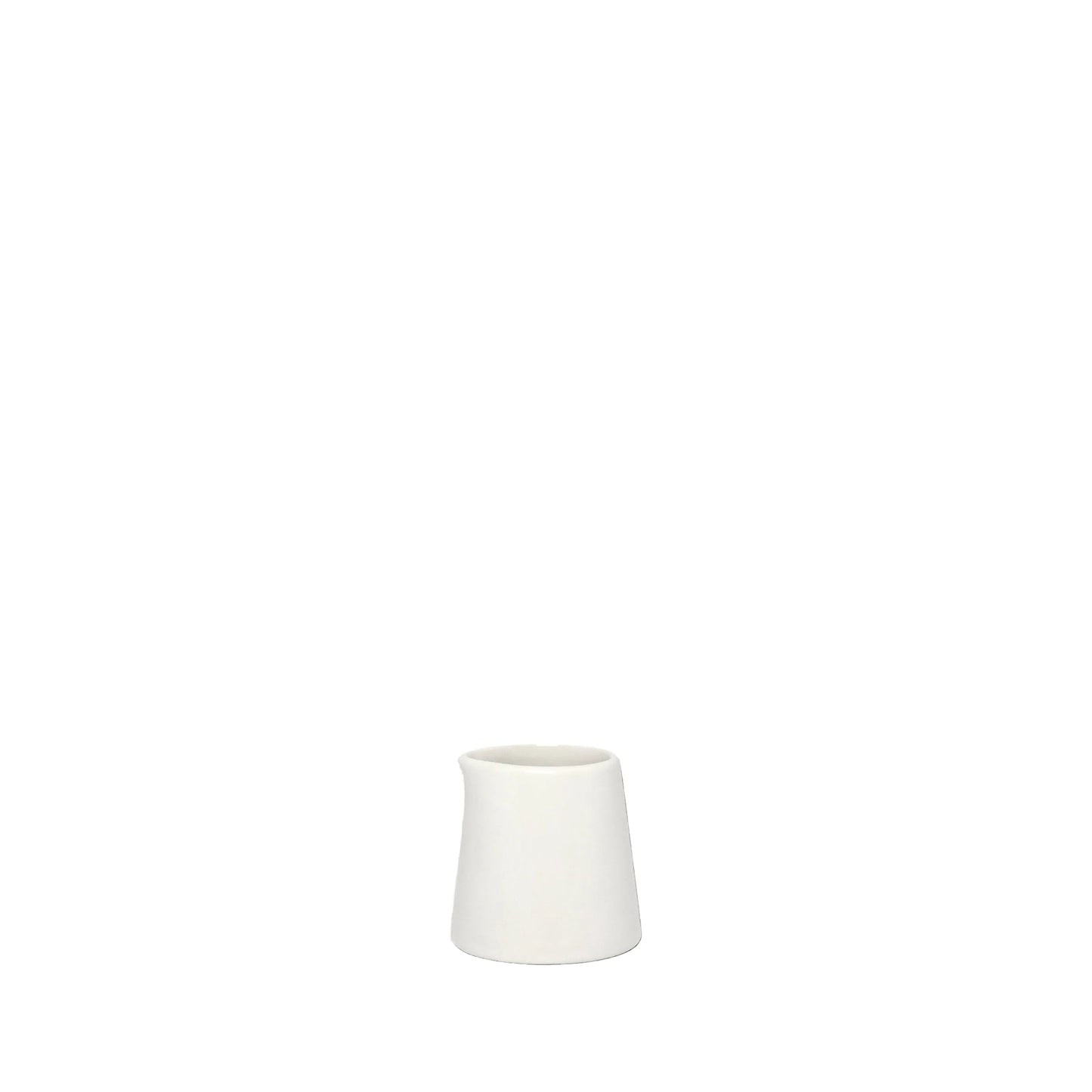 Leere weiße Tasse auf Schwarz.