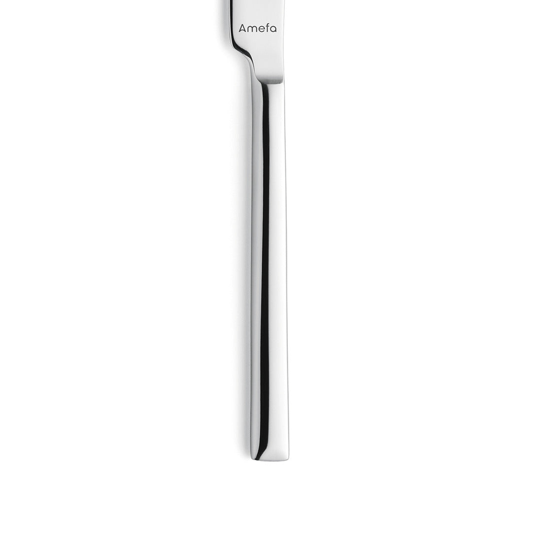 Silbernes Messer mit glattem Griff.