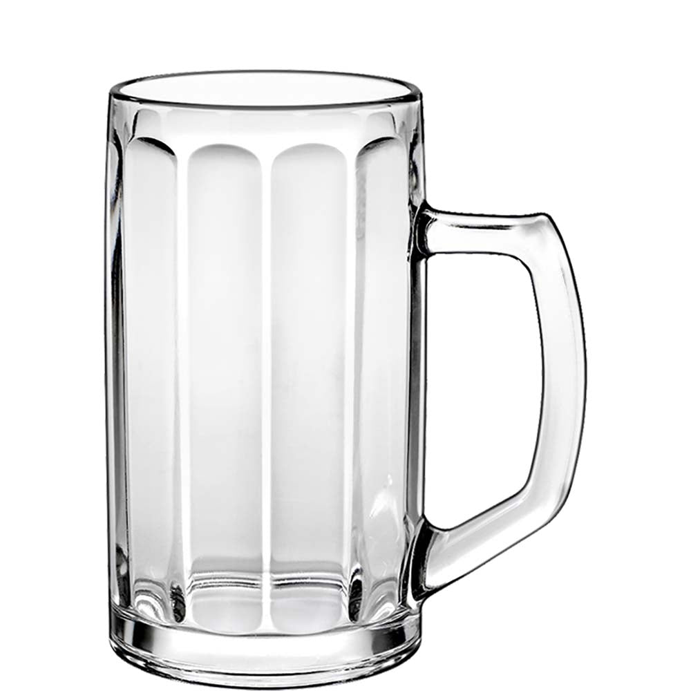 Leeres Bierglas mit Henkel.