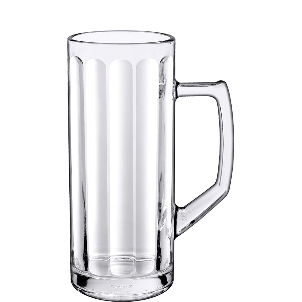 Leeres Bierglas mit Henkel.