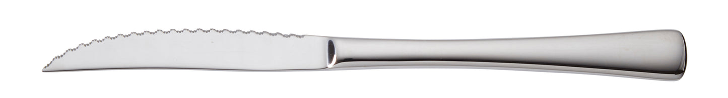 Silbernes gezacktes Messer, isoliert.