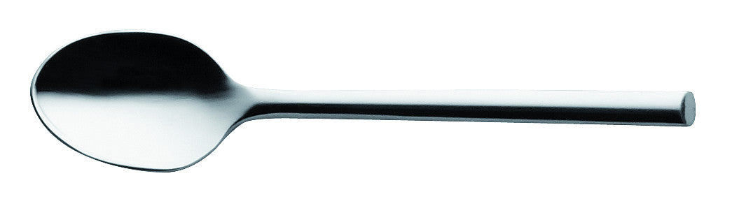 Silberner Löffel auf weißem Hintergrund.