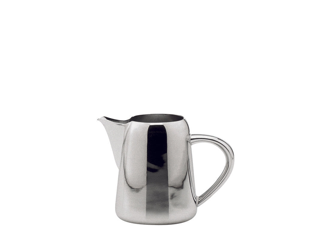 Silberne Kaffeekanne auf weißem Hintergrund