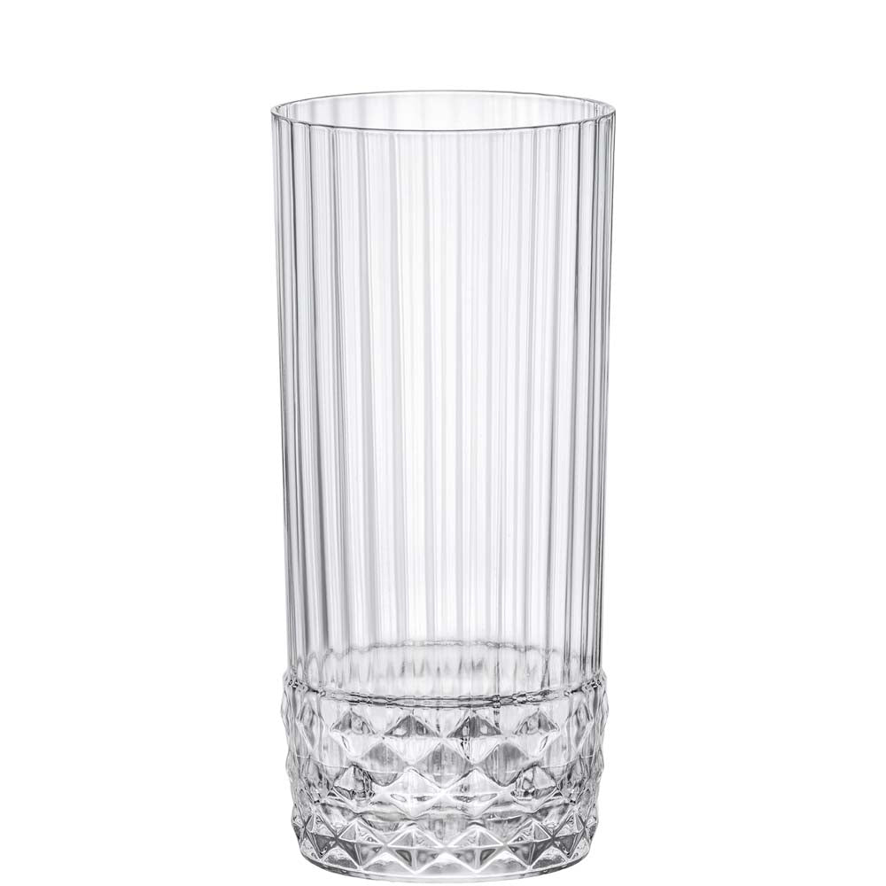 Klarglas-Longdrinkglas mit Rillenmuster.