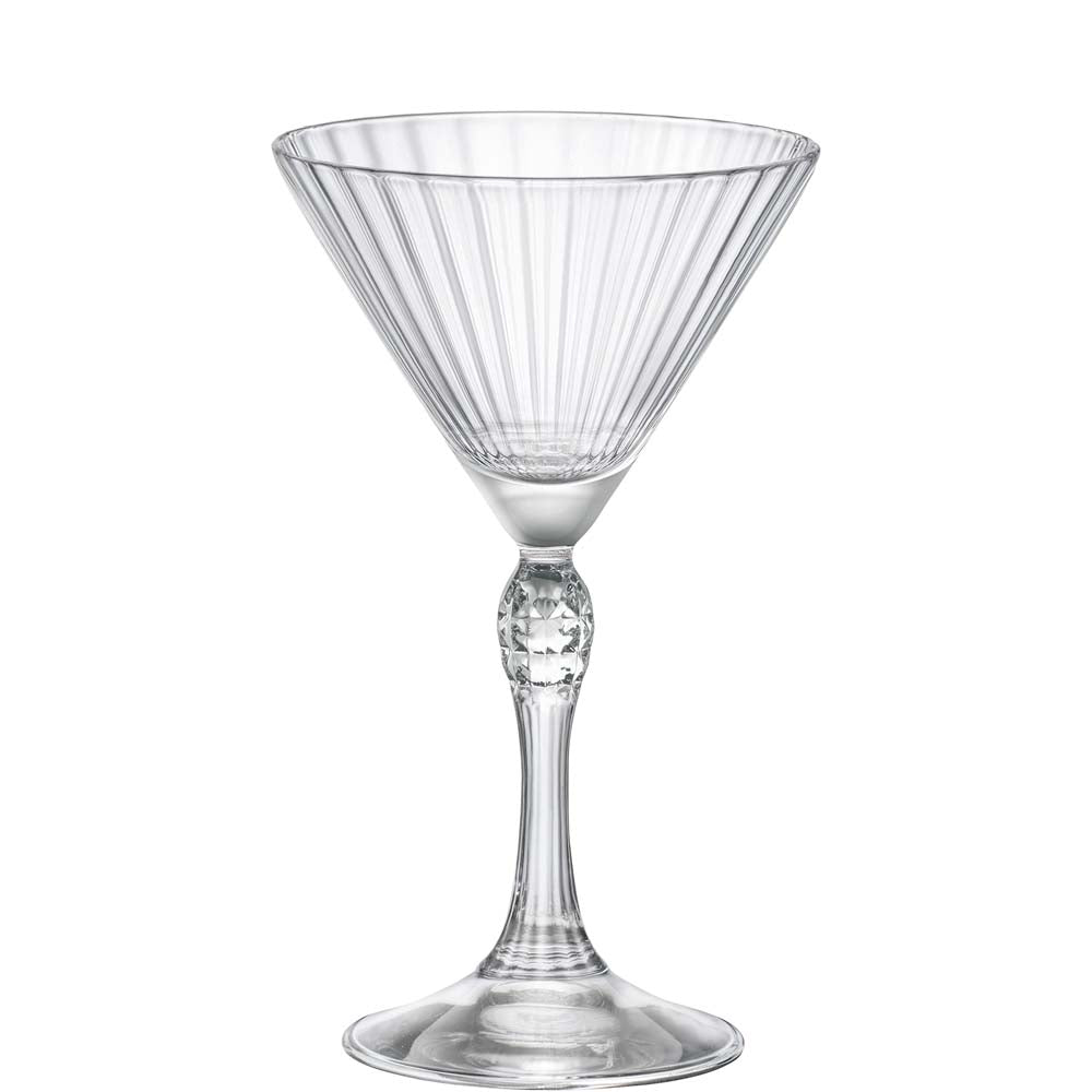 Martiniglas mit geriffeltem Design.