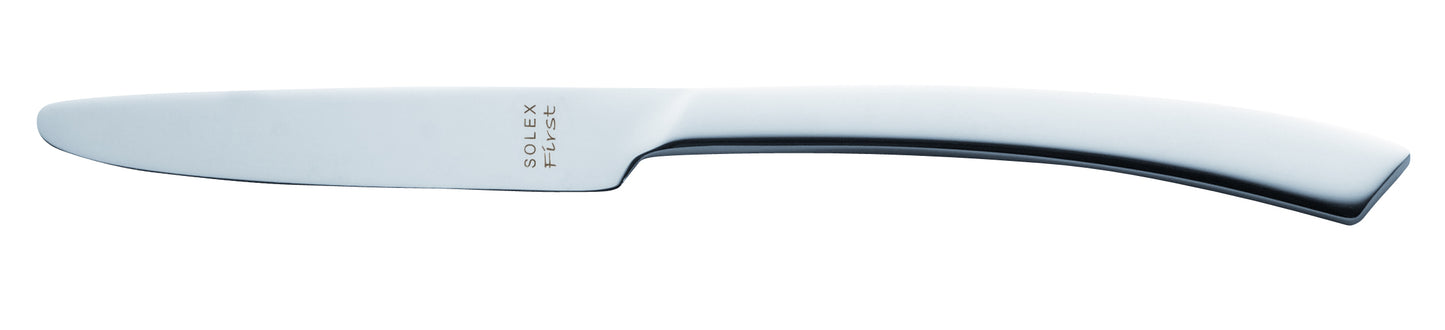 Silbernes Messer mit Gravur.