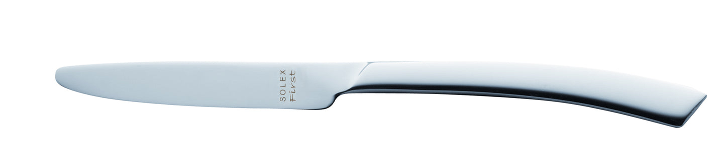 Silbernes Messer mit Gravur.