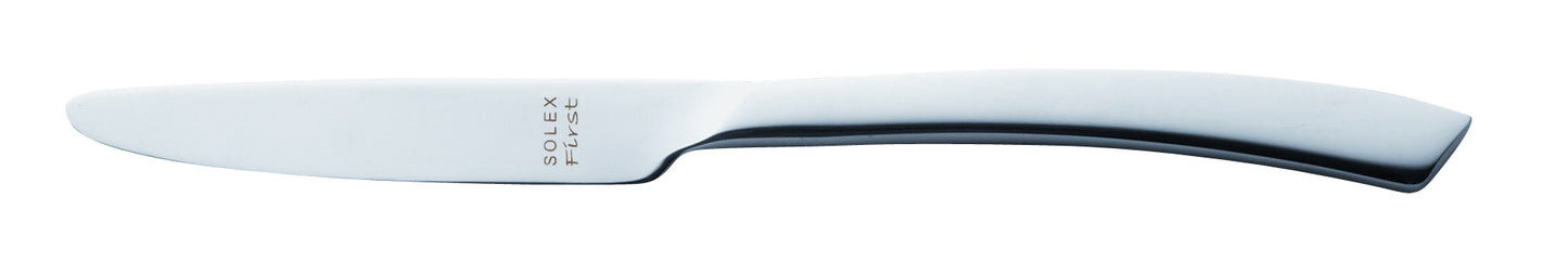 Silbernes Messer mit gebogenem Griff.