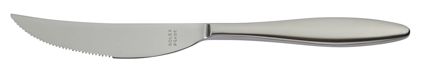 Edelstahlmesser mit gezackter Klinge.