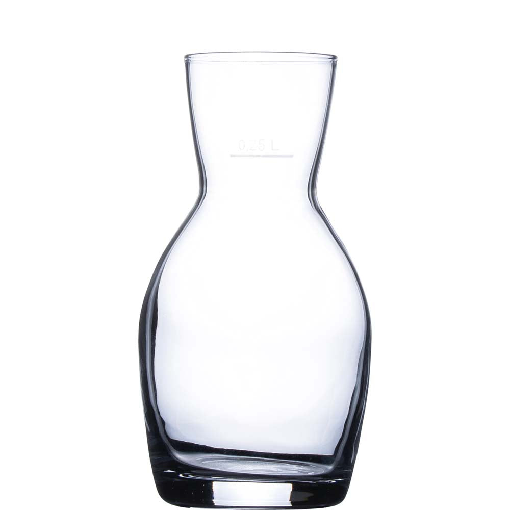 Glaskaraffe mit 0,5L Markierung.