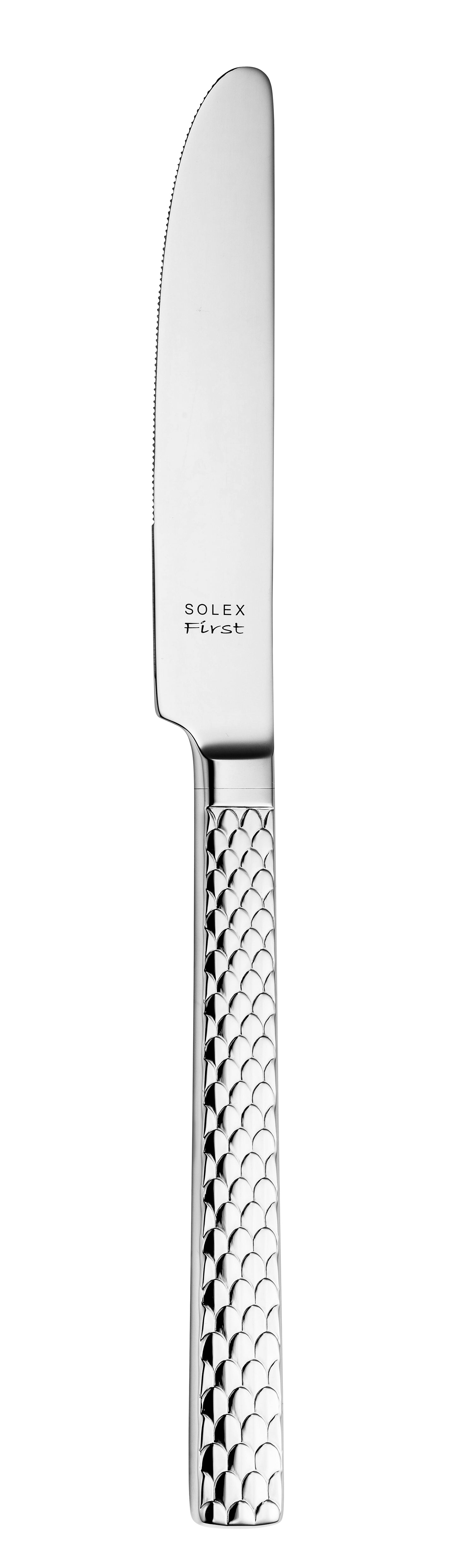 Silbernes Messer mit Fischgrätenmuster.