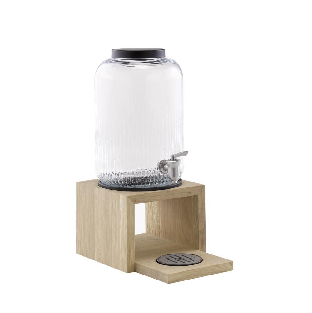 Wasserspender auf Holzständer