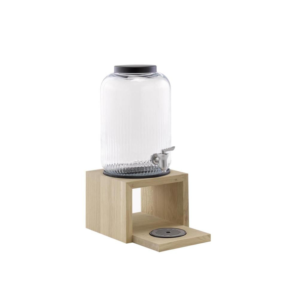 Wasserspender auf Holzständer