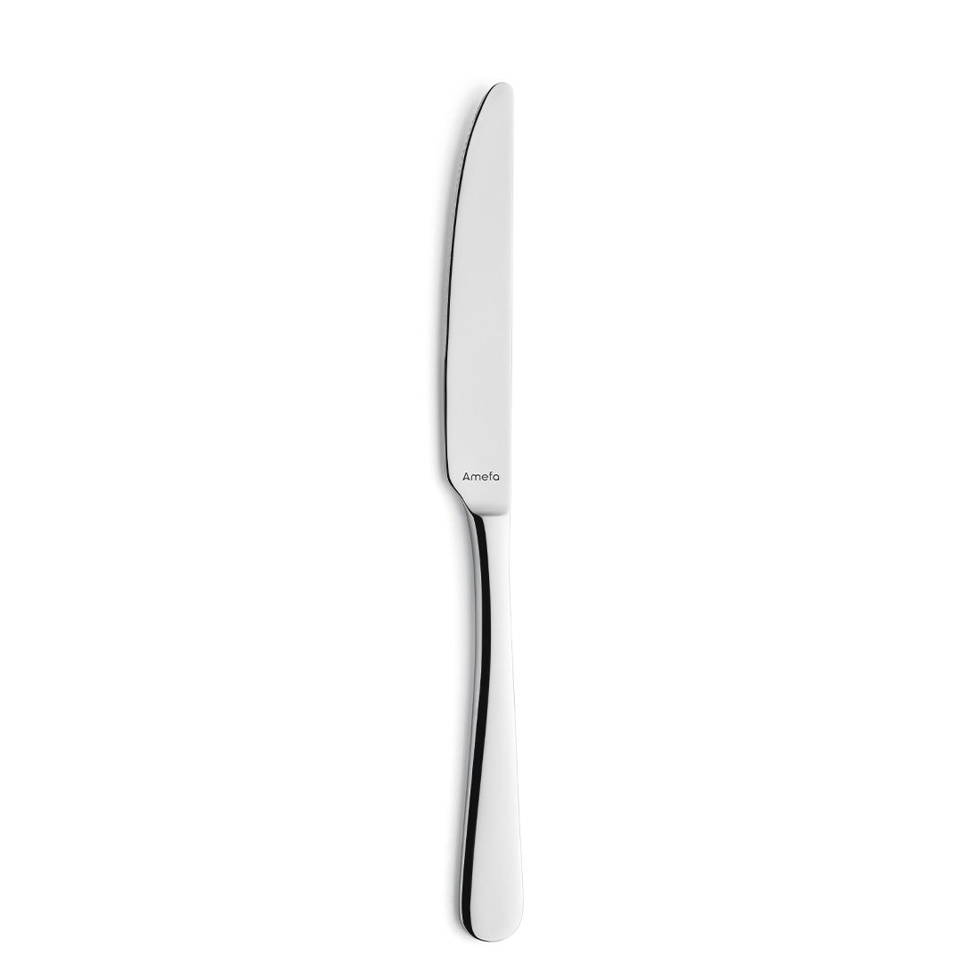 Silbernes Messer auf weißem Hintergrund.
