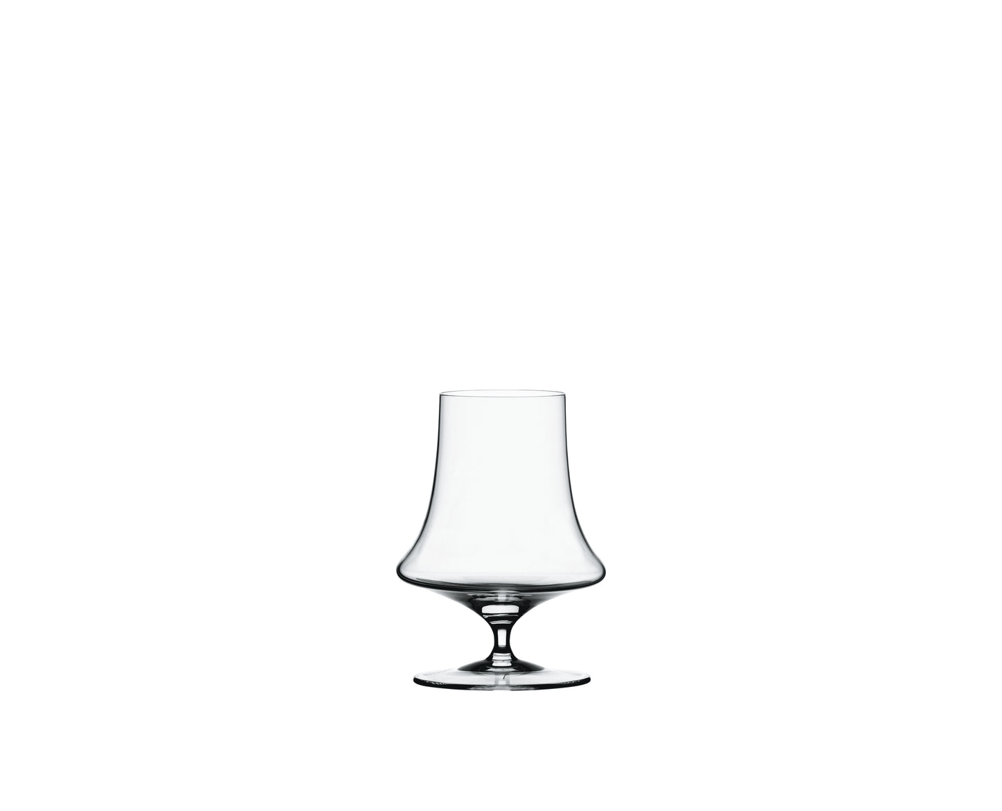 Bierglas auf weißem Hintergrund.