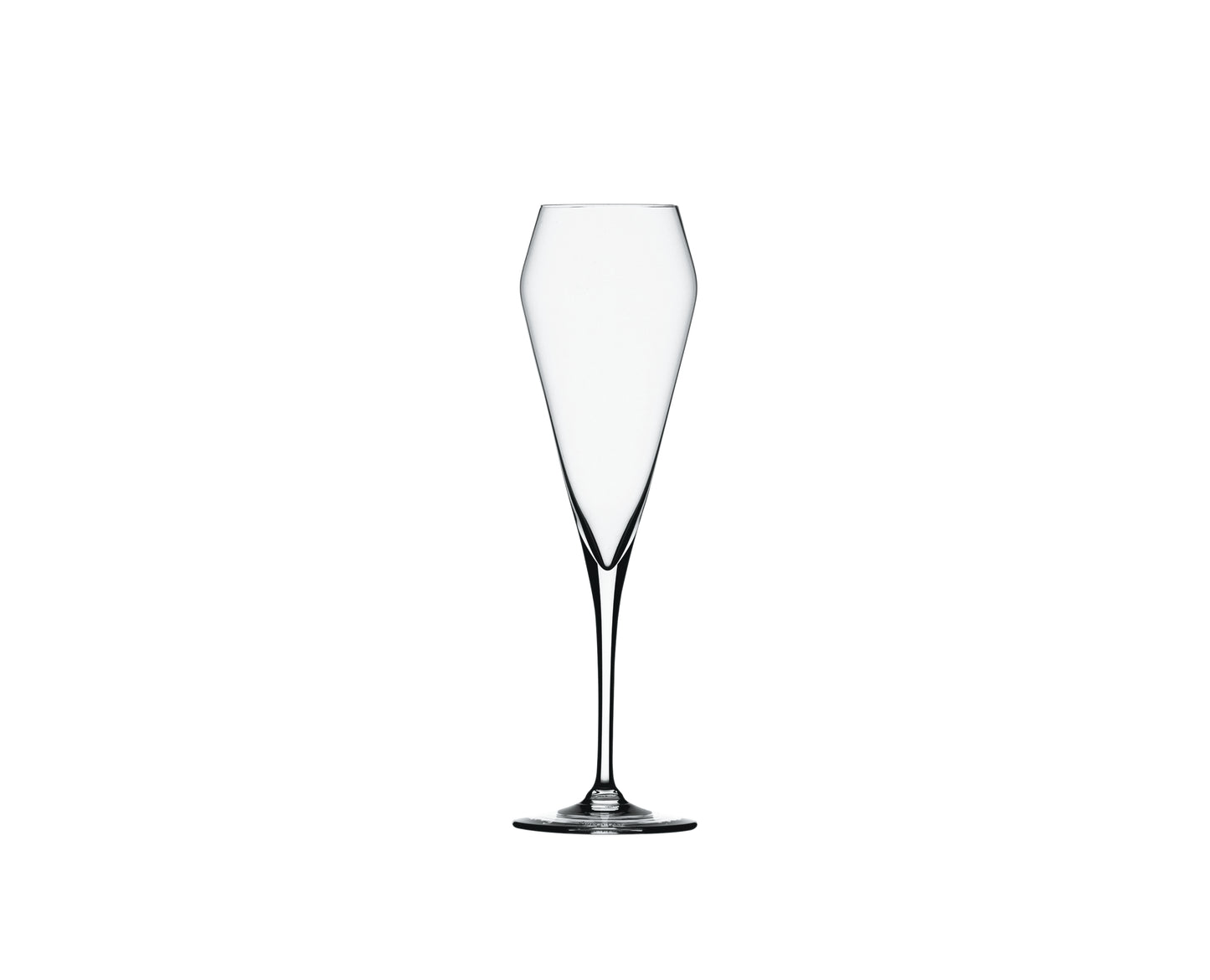 Leeres Sektglas auf weißem Hintergrund.
