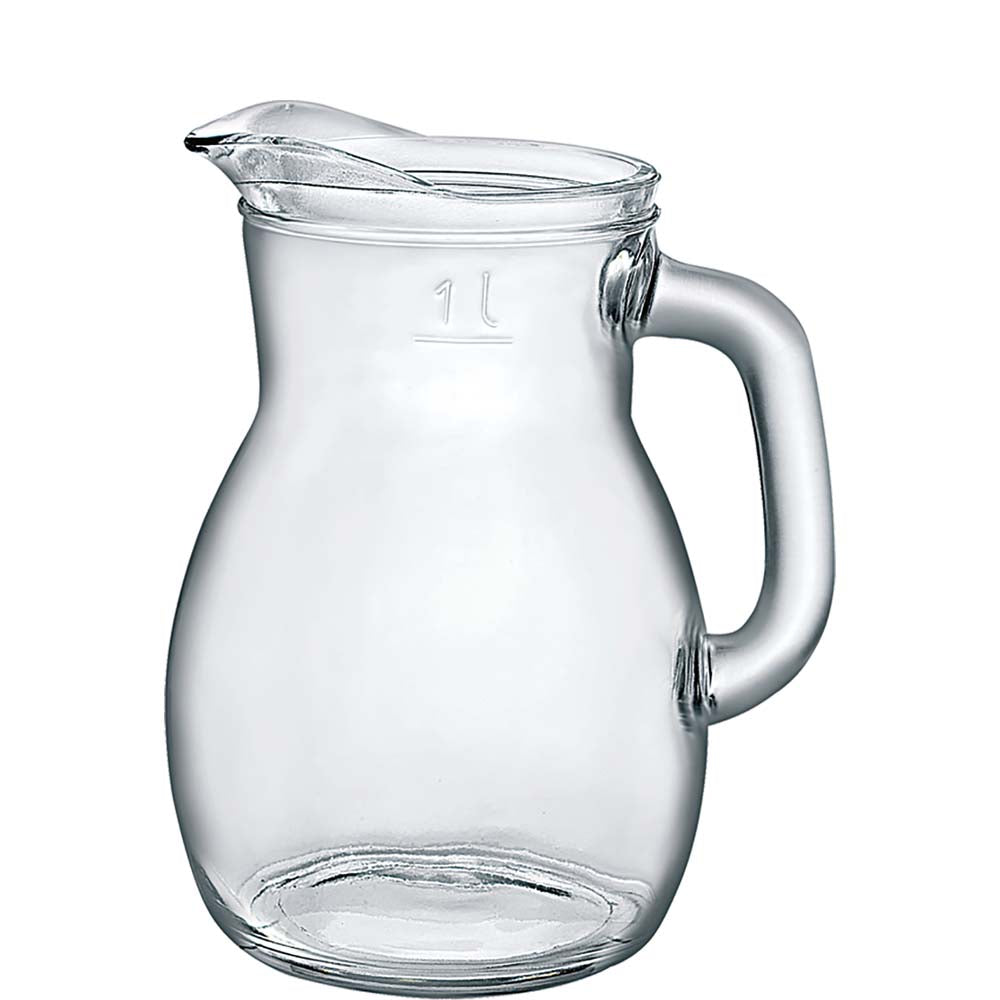 Glaskrug mit Wasser