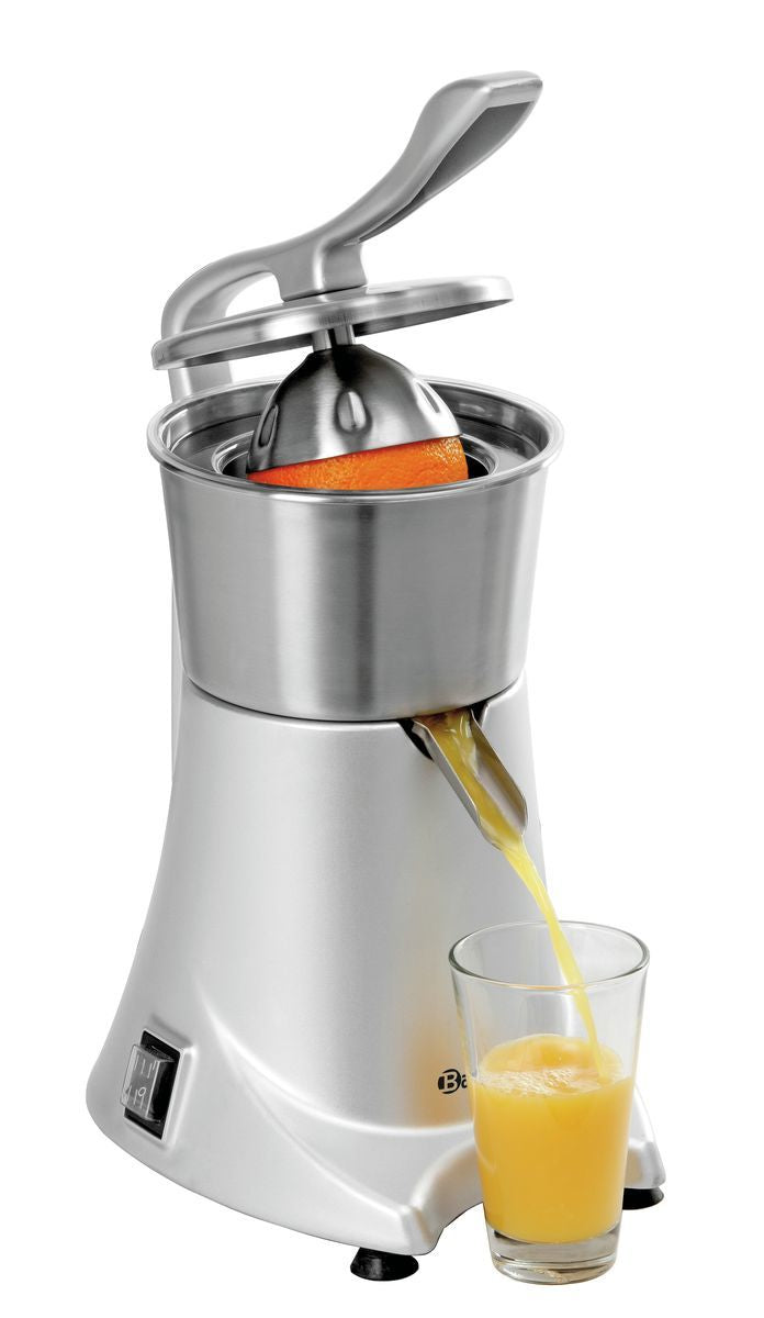 Elektrische Saftpresse mit Glas.