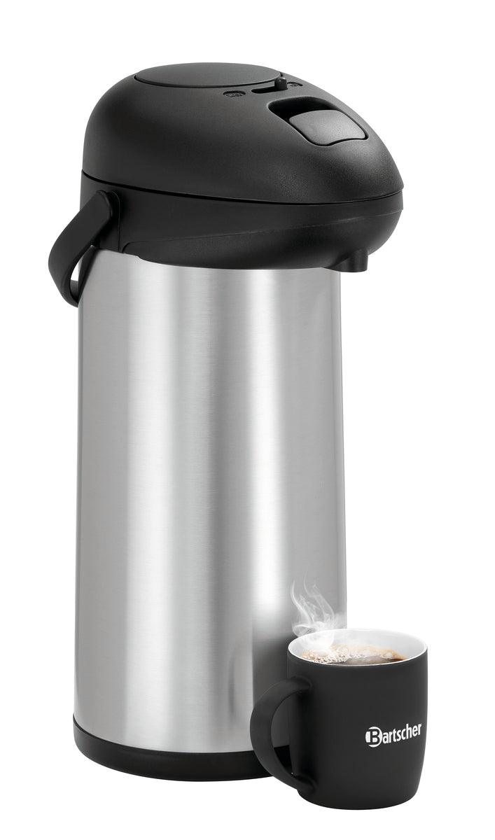 Thermoskanne und Tasse mit Logo.