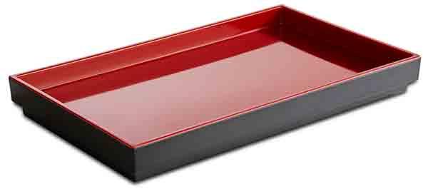 Rotes rechteckiges Tablett, schwarz außen.