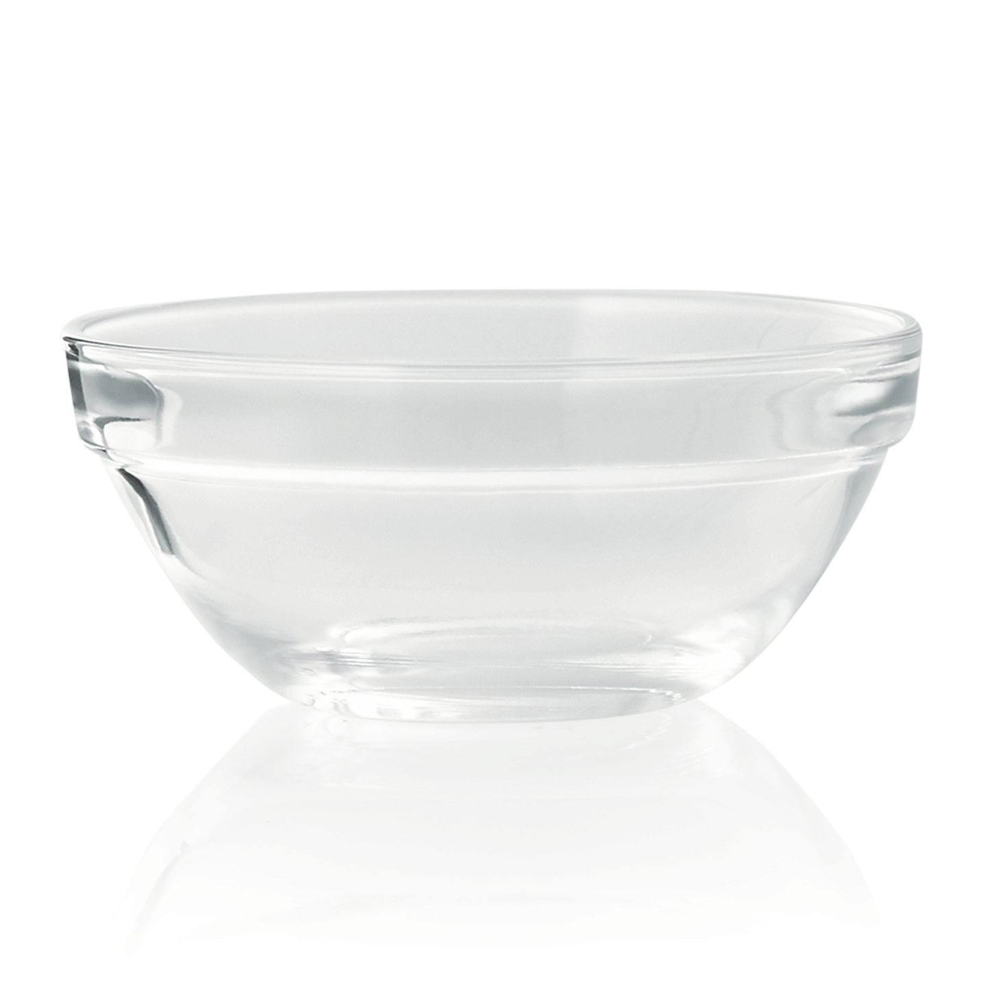 Glas-Schüssel auf weißem Hintergrund.