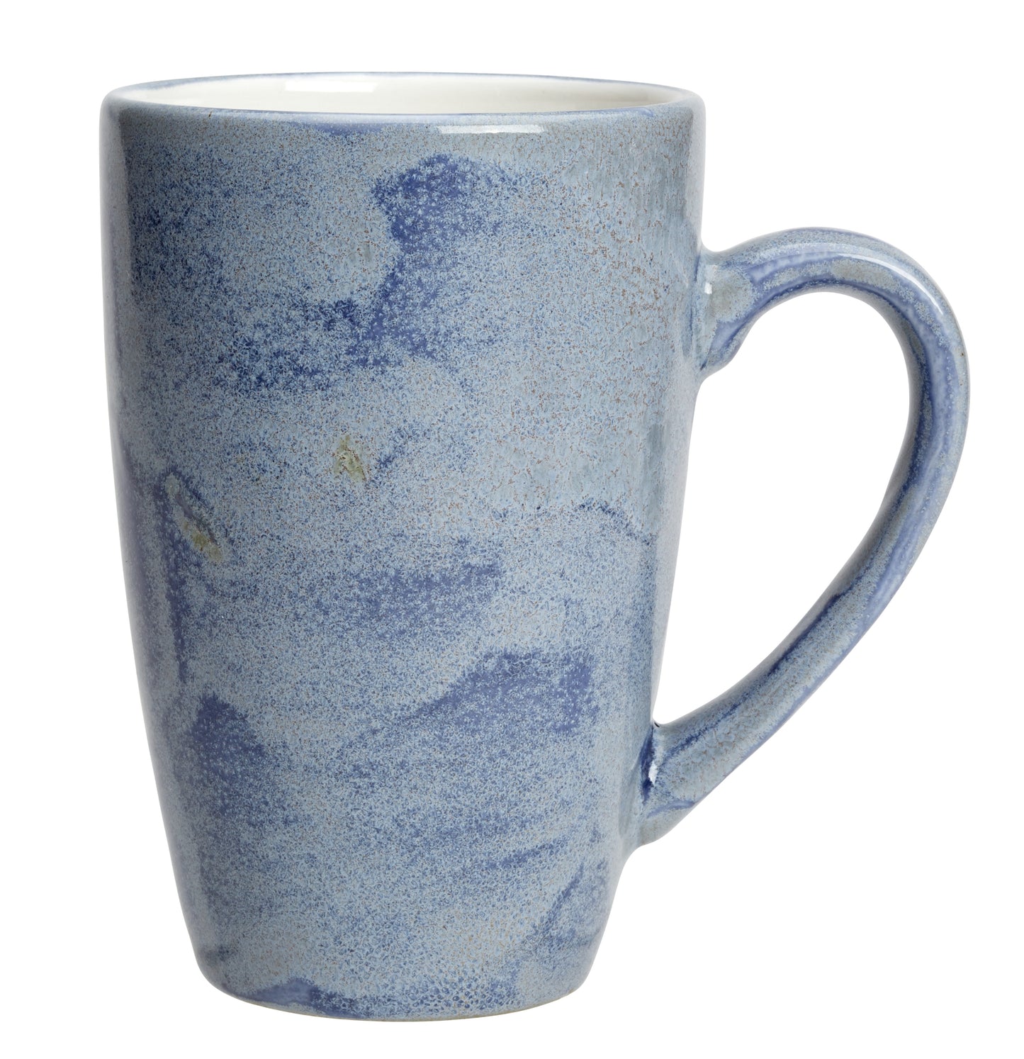 Blaue Keramiktasse mit Henkel.