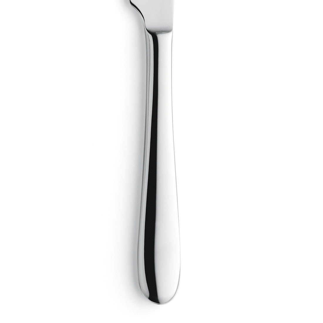 Silbernes Messer mit glattem Griff.