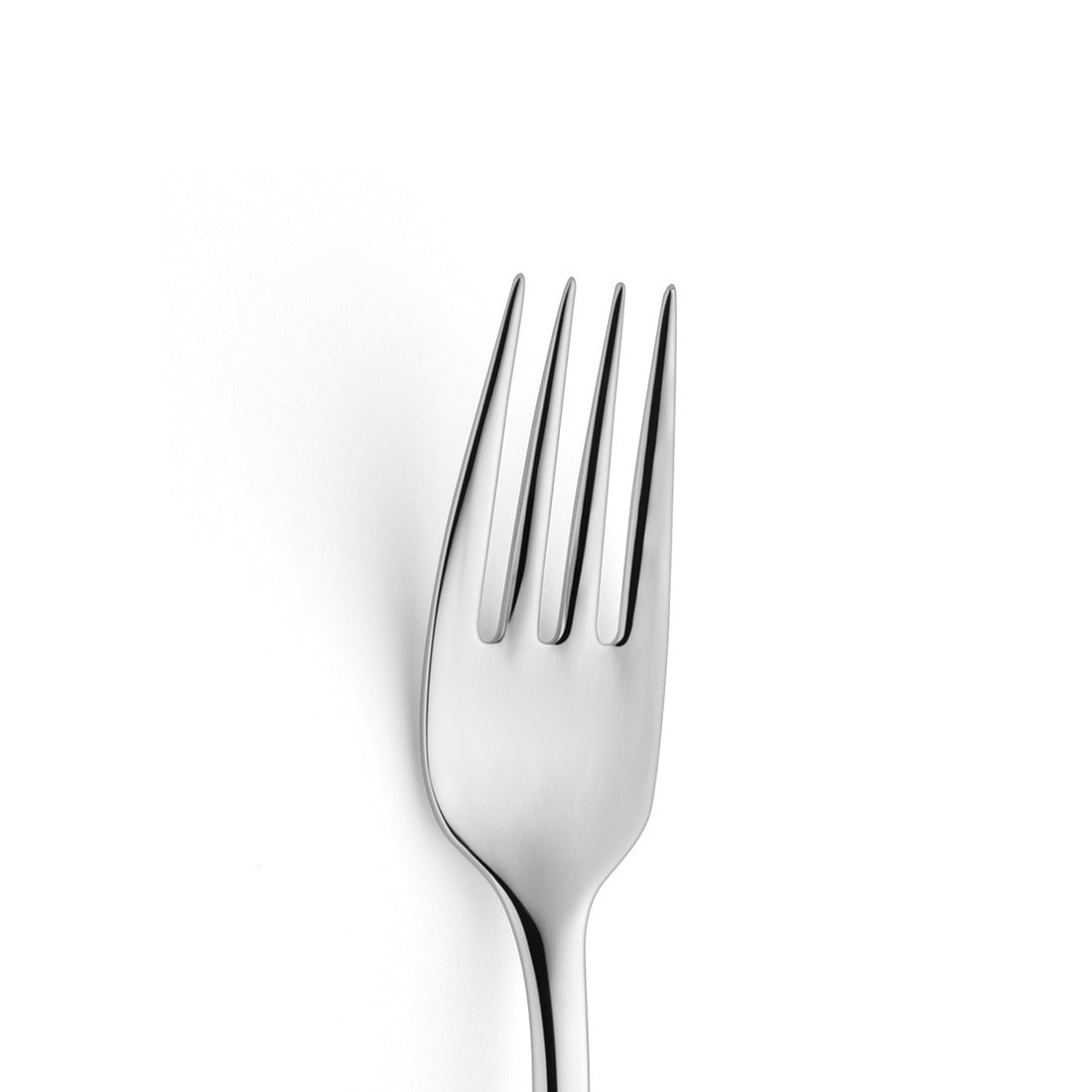 Gabel aus Edelstahl auf weißem Hintergrund.