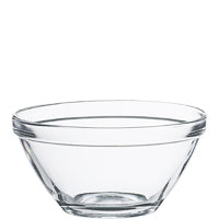 Glas-Schüssel auf weißem Hintergrund.