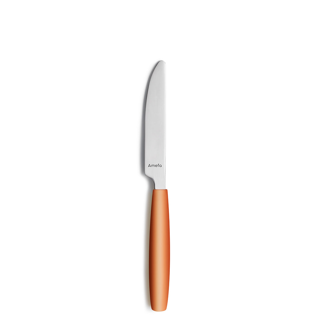 Messer mit orangefarbenem Griff auf weißem Hintergrund.