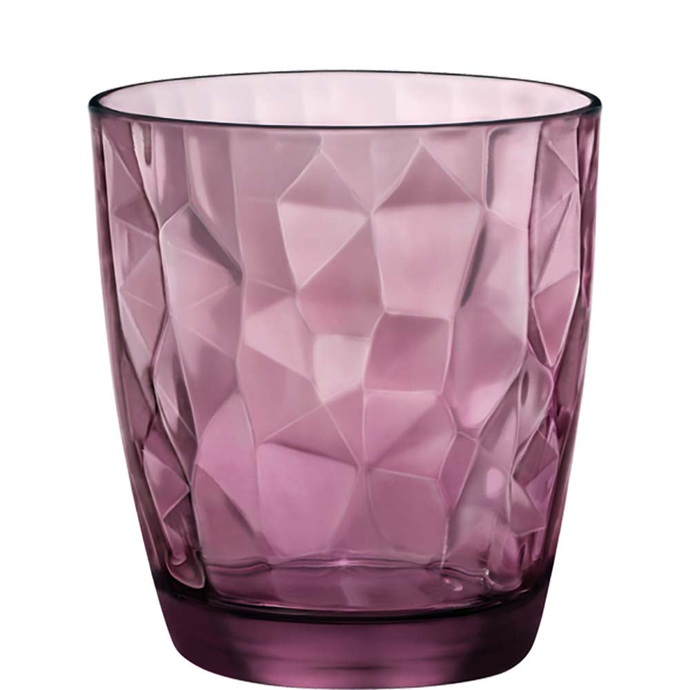 Lila Glas mit Facettenmuster.