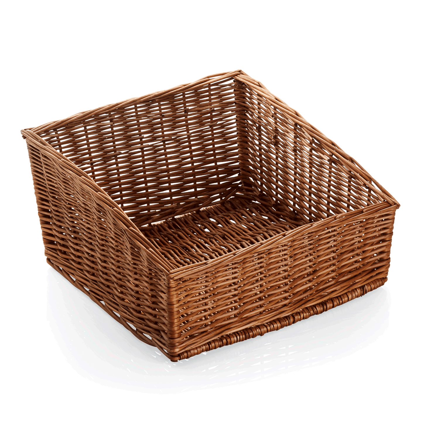 Leerer, quadratischer Weidenkorb.
