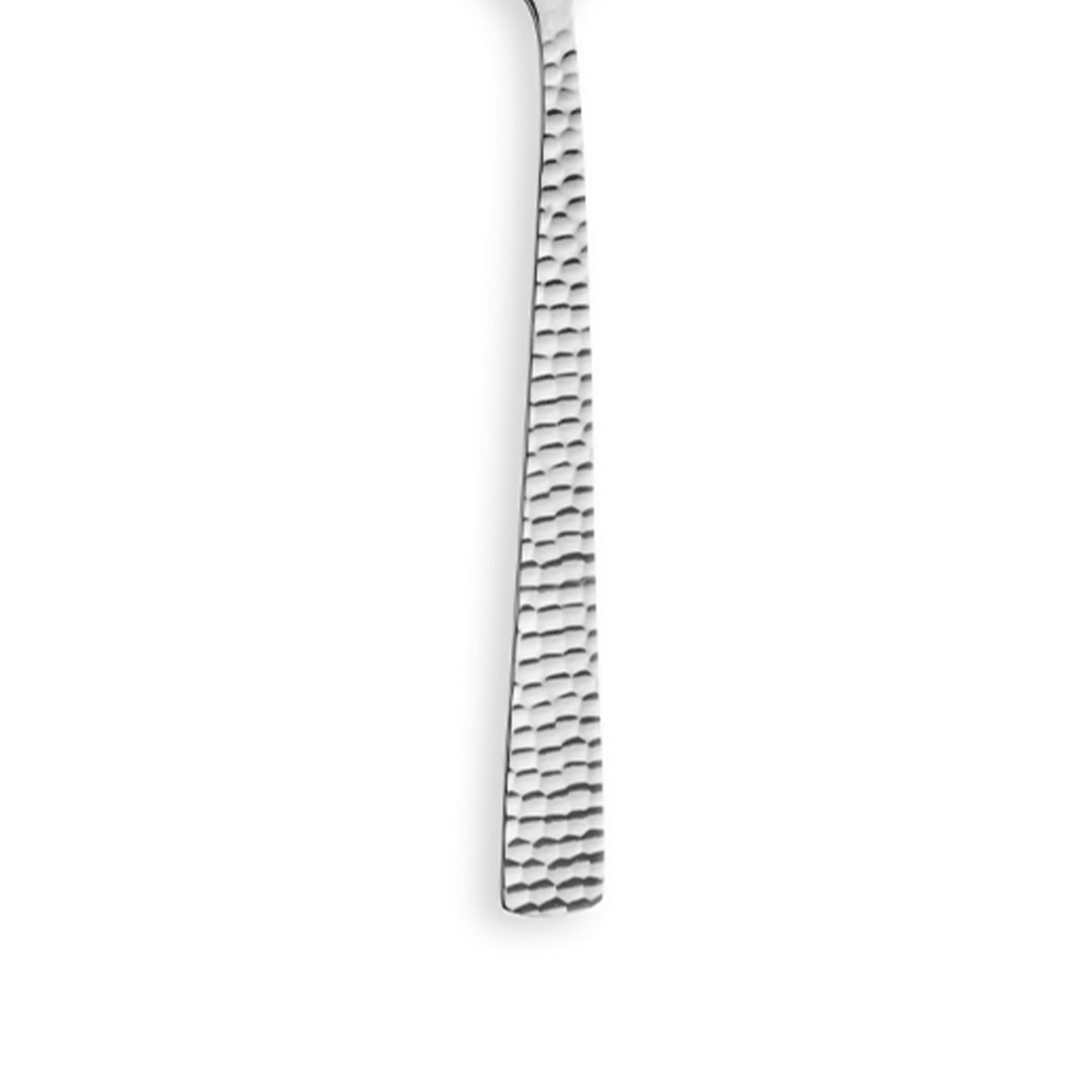 Gabel mit gehämmertem Griff auf weißem Hintergrund.