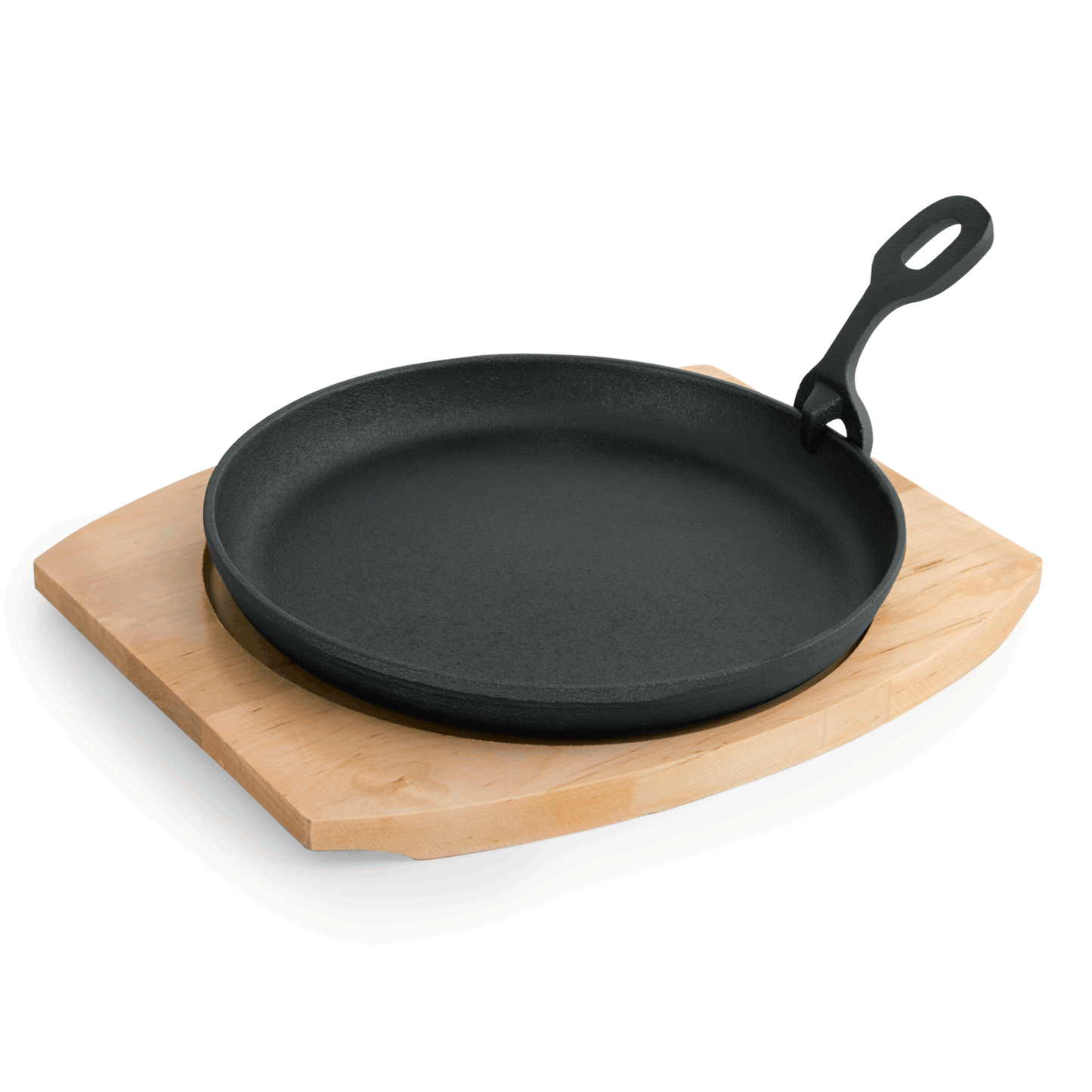 Pfanne auf Holzbrett präsentiert.