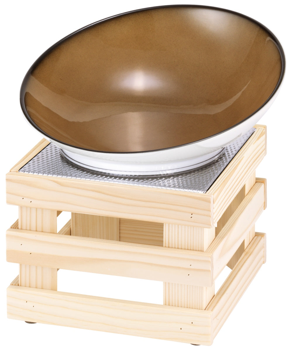 Gusseisenpfanne auf Holzständer