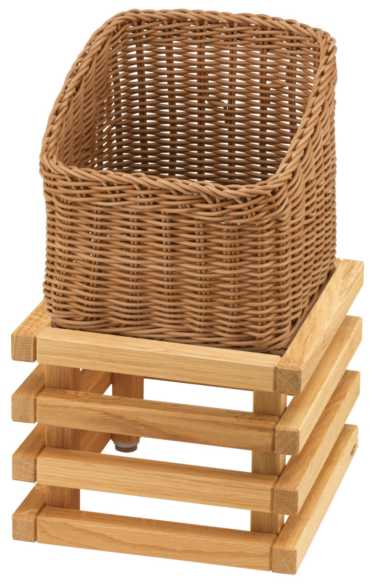 Bambuskorb auf Holzgestell