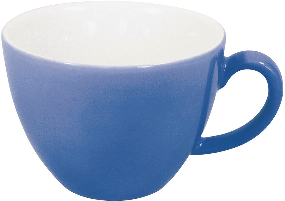 Blaue Tasse mit Henkel.