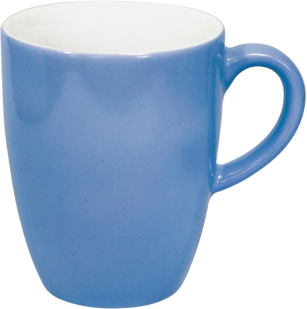 Blaue Tasse mit Henkel.