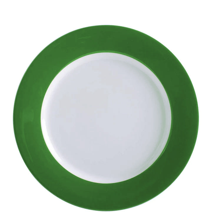 Leere grüne Speiseteller, B2B-Gastronomie
