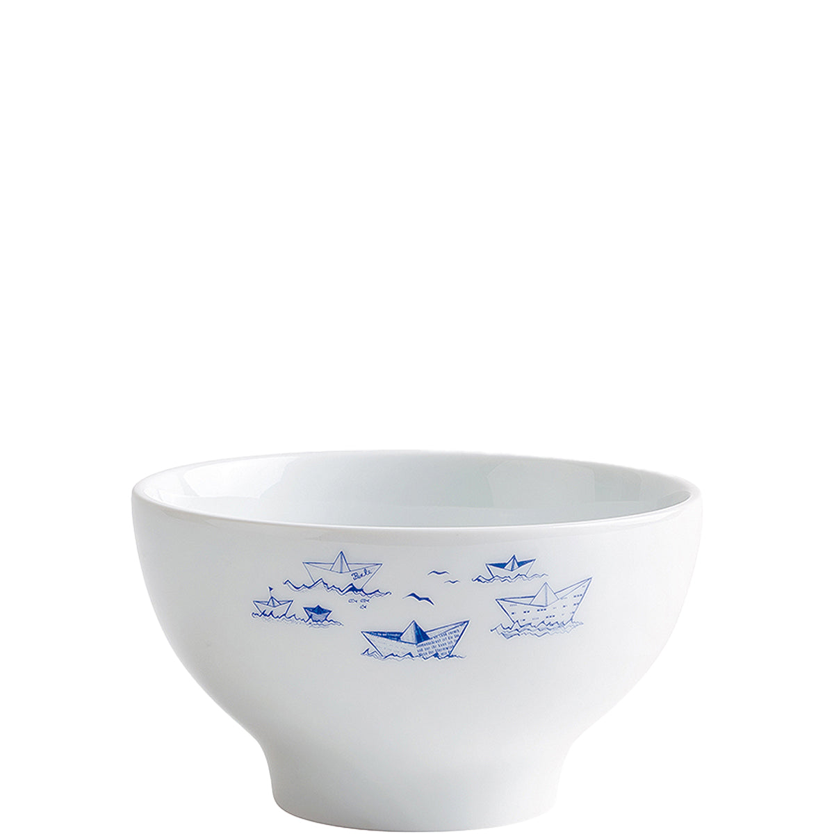 Weiße Schüssel mit blauen Motiven.