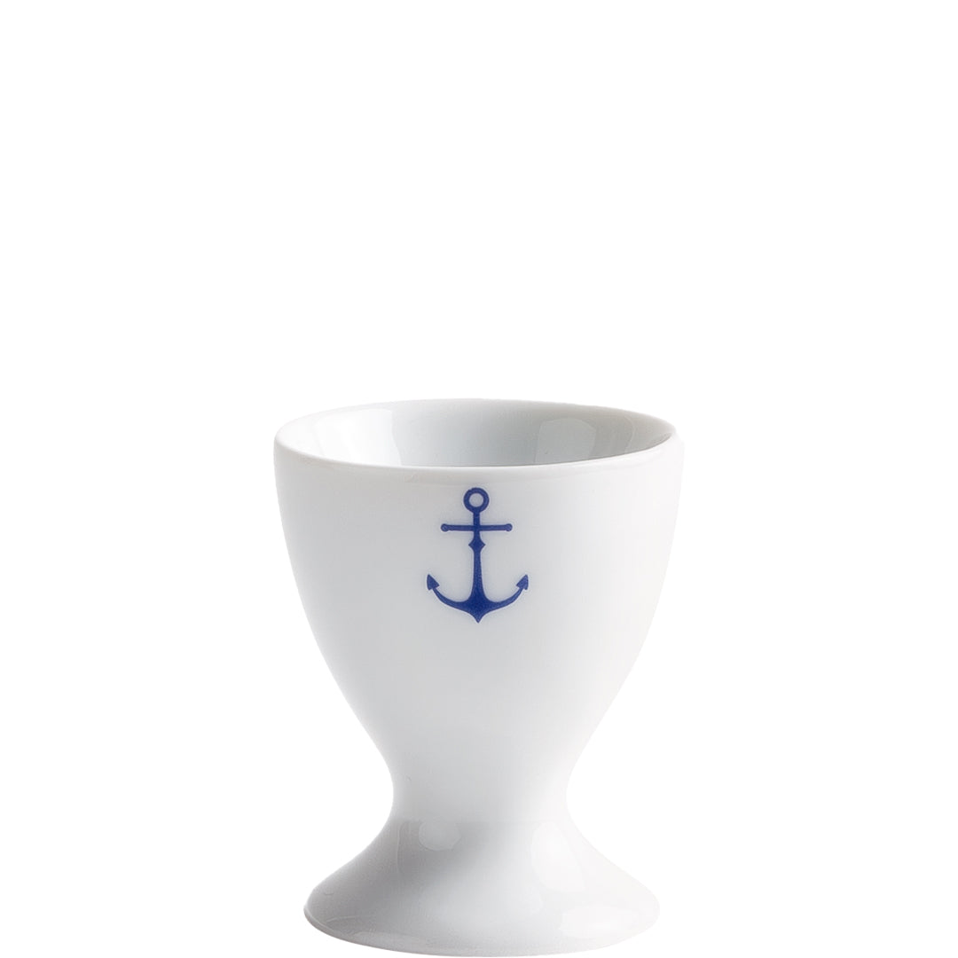 Weißer Eierbecher mit Anker.